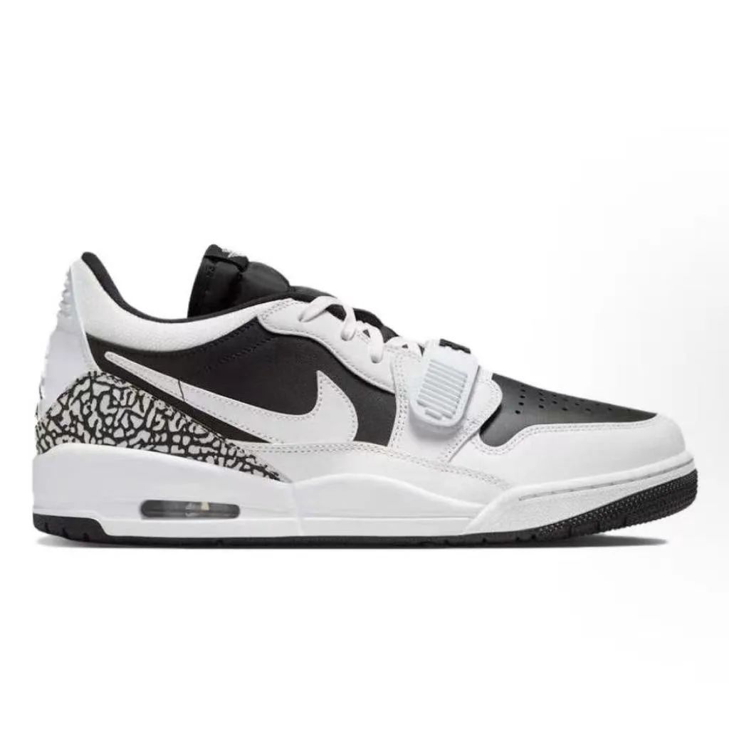 Jordan Retro Sneakers